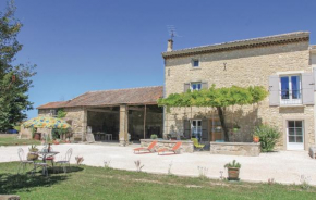 Three-Bedroom Holiday Home in Pernes les Fontaines